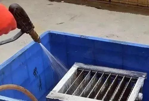 油烟净化器老化了怎么办？环保设备厂家给出专业建议